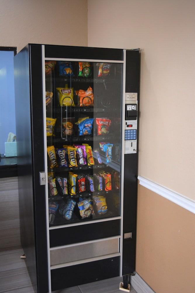 Super 8 By Wyndham Galveston Hotel Екстериор снимка