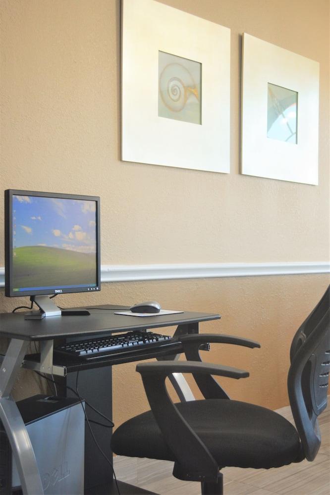 Super 8 By Wyndham Galveston Hotel Екстериор снимка