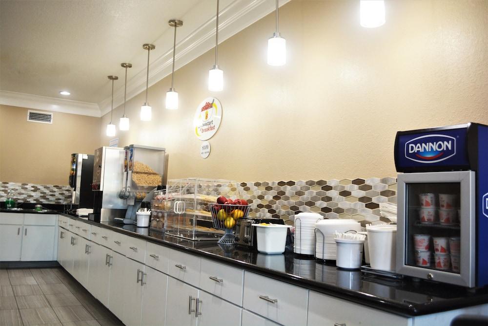Super 8 By Wyndham Galveston Hotel Екстериор снимка
