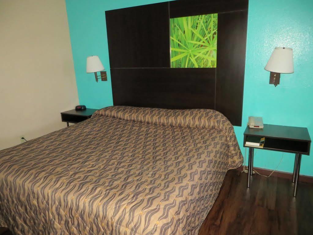 Super 8 By Wyndham Galveston Hotel Екстериор снимка