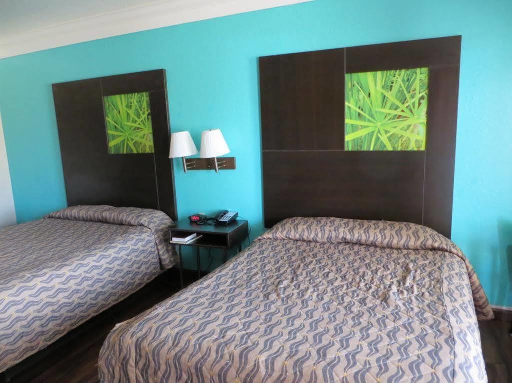 Super 8 By Wyndham Galveston Hotel Екстериор снимка