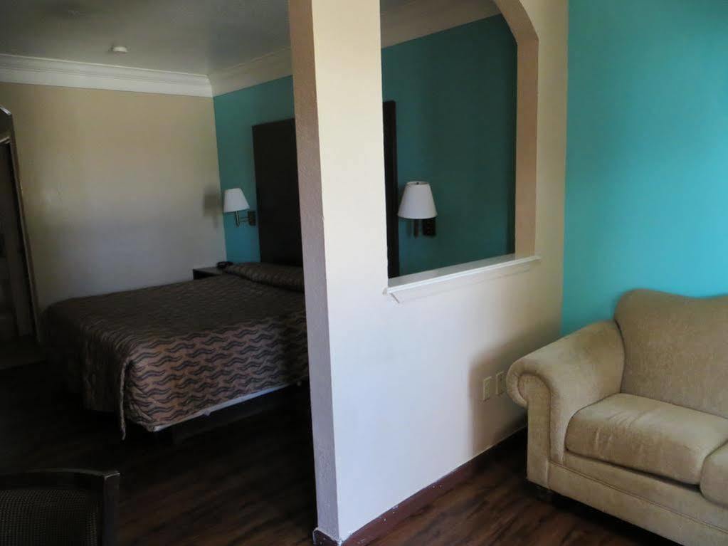 Super 8 By Wyndham Galveston Hotel Екстериор снимка