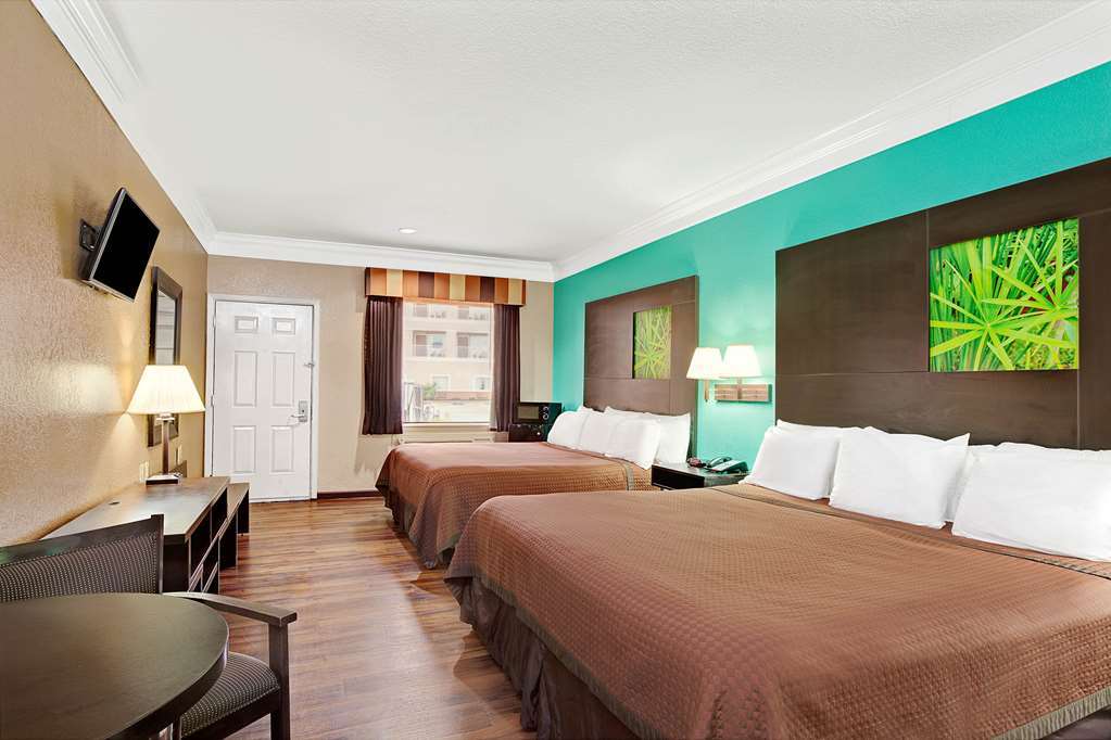 Super 8 By Wyndham Galveston Hotel Стая снимка