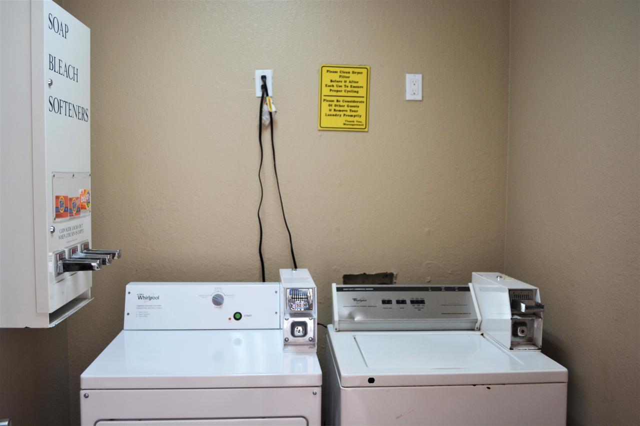 Super 8 By Wyndham Galveston Hotel Екстериор снимка